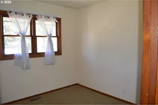 641 SE 148th Ave, Portland, OR 97233 - Photo 9