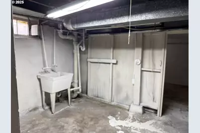 8305 SE Rhone St, Portland, OR 97266 - Photo 21