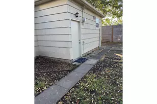 8305 SE Rhone St, Portland, OR 97266 - Photo 23