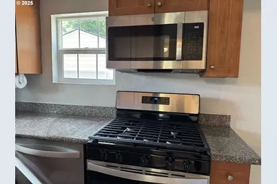 8305 SE Rhone St, Portland, OR 97266 - Photo 15