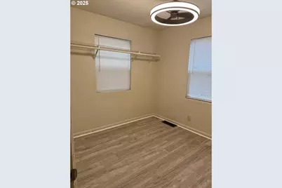 8305 SE Rhone St, Portland, OR 97266 - Photo 9