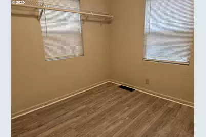 8305 SE Rhone St, Portland, OR 97266 - Photo 13