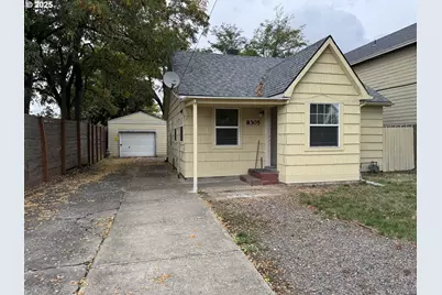 8305 SE Rhone St, Portland, OR 97266 - Photo 1