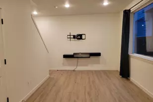 12088 SE Pine St, Portland, OR 97216 - Photo 5