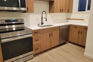 12088 SE Pine St, Portland, OR 97216 - Photo 7