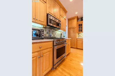 8354 SW 187th Ave, Beaverton, OR 97007 - Photo 9