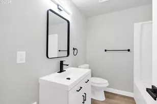 9711 SE Reedway St, Portland, OR 97266 - Photo 17