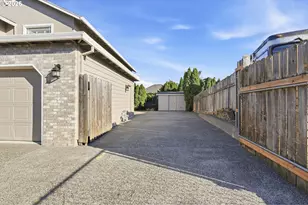 2704 SW Giese Loop, Gresham, OR 97080 - Photo 43