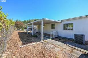 520 Shadow Ranch, Roseburg, OR 97470 - Photo 3