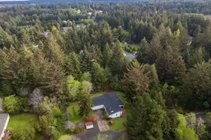 1157 8th St, Bandon, OR 97411 - Photo 43