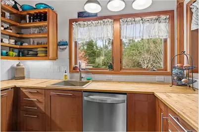 4975 Heceta Beach Rd, Florence, OR 97439 - Photo 15