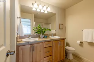 10518 NE Cedar Falls Loop, Hillsboro, OR 97006 - Photo 23