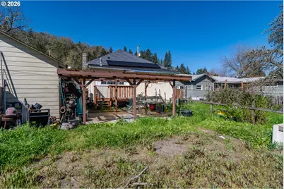 597 SE Ramp St, Roseburg, OR 97470 - Photo 9