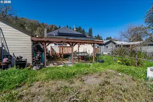 597 SE Ramp St, Roseburg, OR 97470 - Photo 9