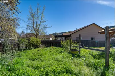 597 SE Ramp St, Roseburg, OR 97470 - Photo 17