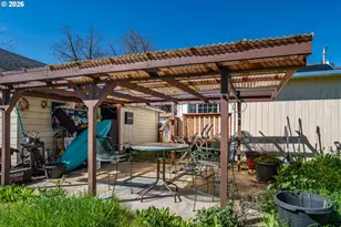 597 SE Ramp St, Roseburg, OR 97470 - Photo 13