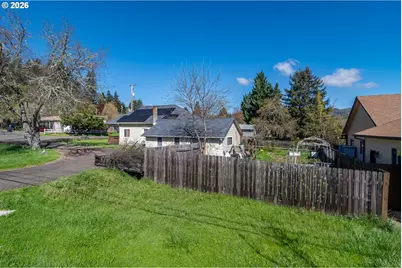 597 SE Ramp St, Roseburg, OR 97470 - Photo 7