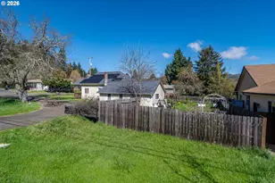 597 SE Ramp St, Roseburg, OR 97470 - Photo 7