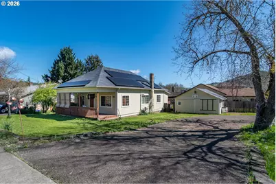 597 SE Ramp St, Roseburg, OR 97470 - Photo 3