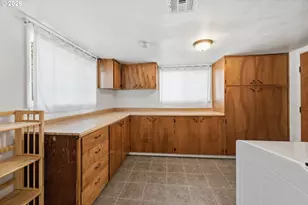 2050 Garfield St, Eugene, OR 97405 - Photo 21