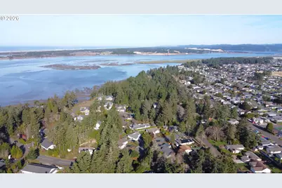 1080 Park Pl, Coos Bay, OR 97420 - Photo 27