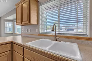 122 Lilly Ct, Sutherlin, OR 97479 - Photo 15