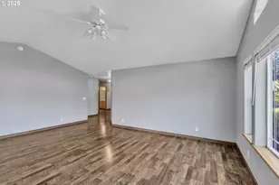 122 Lilly Ct, Sutherlin, OR 97479 - Photo 11