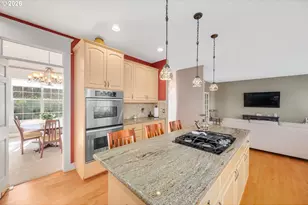 2530 Beacon Hill Dr, West Linn, OR 97068 - Photo 17