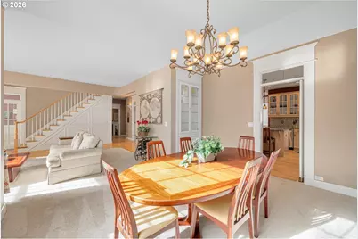 2530 Beacon Hill Dr, West Linn, OR 97068 - Photo 11