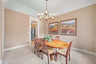 2530 Beacon Hill Dr, West Linn, OR 97068 - Photo 9