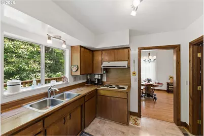 1072 Elrod Ave, Coos Bay, OR 97420 - Photo 9