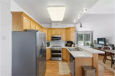 1120 Lakeshore Dr, Coos Bay, OR 97420 - Photo 13