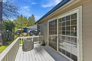 1120 Lakeshore Dr, Coos Bay, OR 97420 - Photo 33