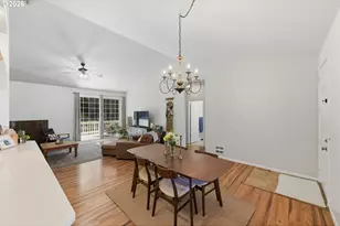 1120 Lakeshore Dr, Coos Bay, OR 97420 - Photo 11