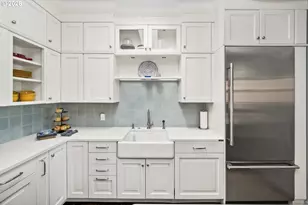 206 NE 80th Ave, Portland, OR 97213 - Photo 13