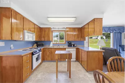 9250 Bewley Creek Rd, Tillamook, OR 97141 - Photo 9