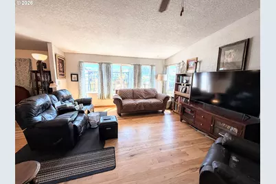 825 Palmer Junction Rd, Elgin, OR 97827 - Photo 9