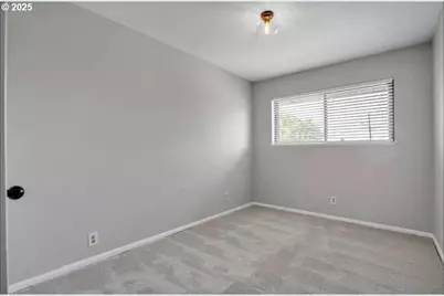 8325 SW Terwilliger Blvd, Portland, OR 97219 - Photo 7