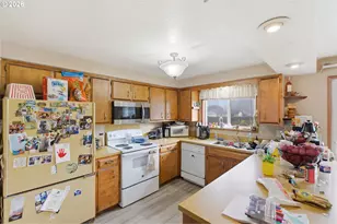 1247 1st Ave, Sweet Home, OR 97386 - Photo 5