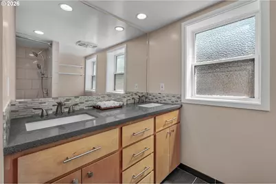 8460 SW Fairway Dr, Portland, OR 97225 - Photo 31