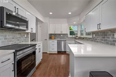 8460 SW Fairway Dr, Portland, OR 97225 - Photo 13