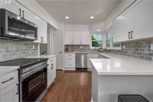 8460 SW Fairway Dr, Portland, OR 97225 - Photo 13