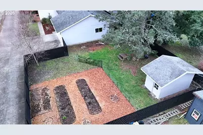 17741 SE Marie St, Portland, OR 97236 - Photo 33