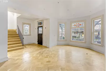 2377 NW Kearney St, Portland, OR 97210 - Photo 3