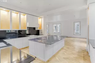 2377 NW Kearney St, Portland, OR 97210 - Photo 7