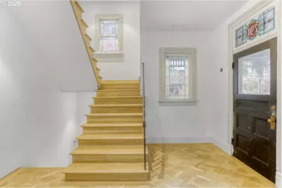 2377 NW Kearney St, Portland, OR 97210 - Photo 9