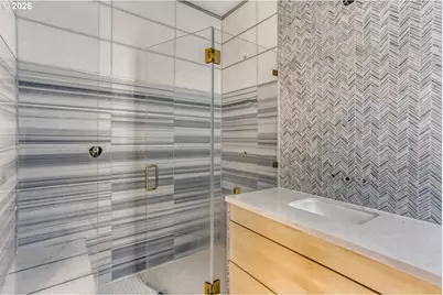 2377 NW Kearney St, Portland, OR 97210 - Photo 13