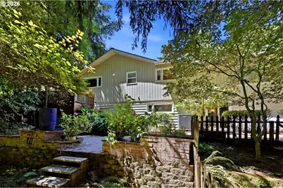 2210 SW Broadway Dr, Portland, OR 97201 - Photo 39