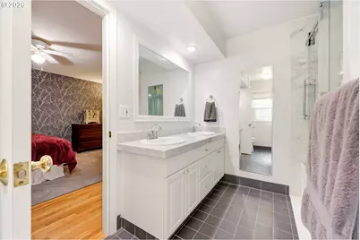 2210 SW Broadway Dr, Portland, OR 97201 - Photo 21