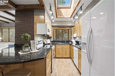 2210 SW Broadway Dr, Portland, OR 97201 - Photo 19